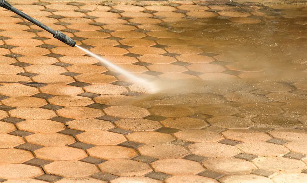 ניקוי בקיטור